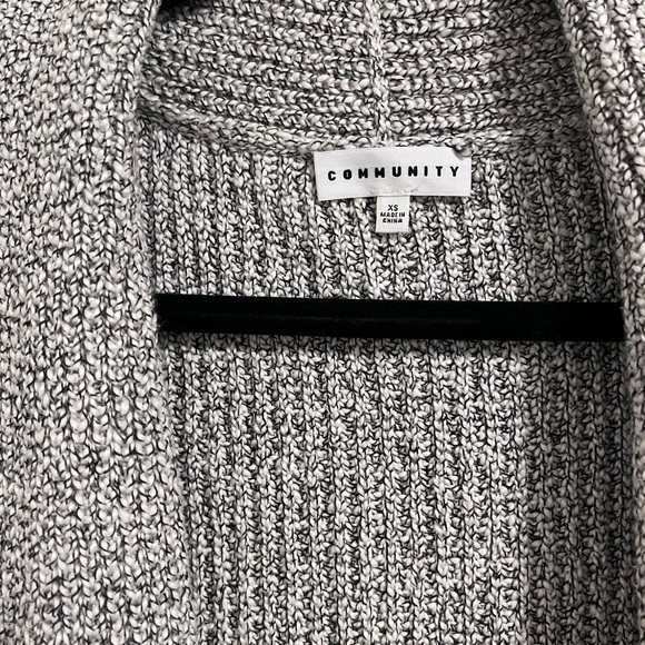 Aritzia - Community shawl cardigan, relaxed fit, marled grey knit - Picture 2 of 6